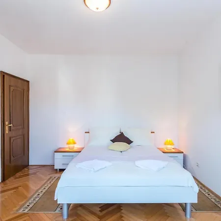 公寓 Amazing In W/ 1 Bedrooms 扎达尔